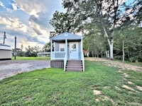 Building Photo - Tiny house for rent Hartselle