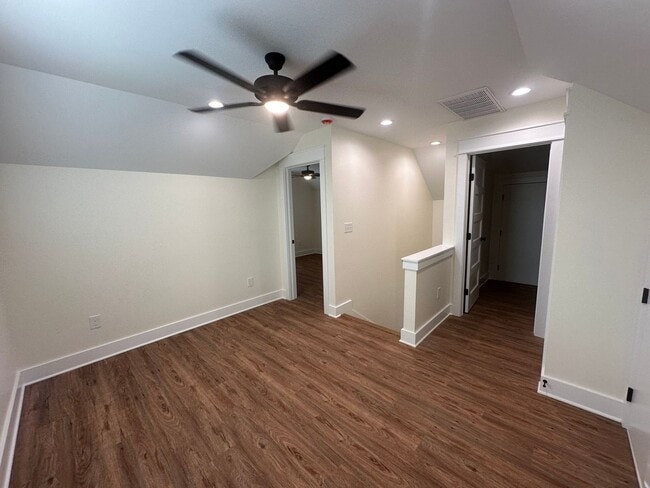 Building Photo - 2 Bed/2 Bath Long-Term Rental in Manteo!