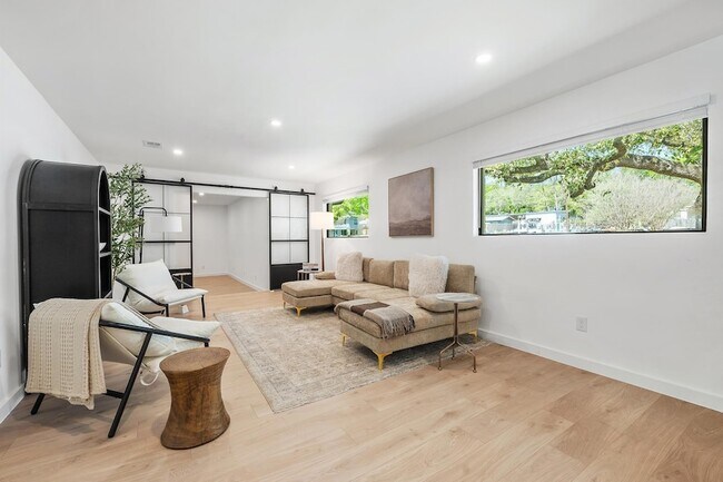 Building Photo - 2607 Pembrook Trail