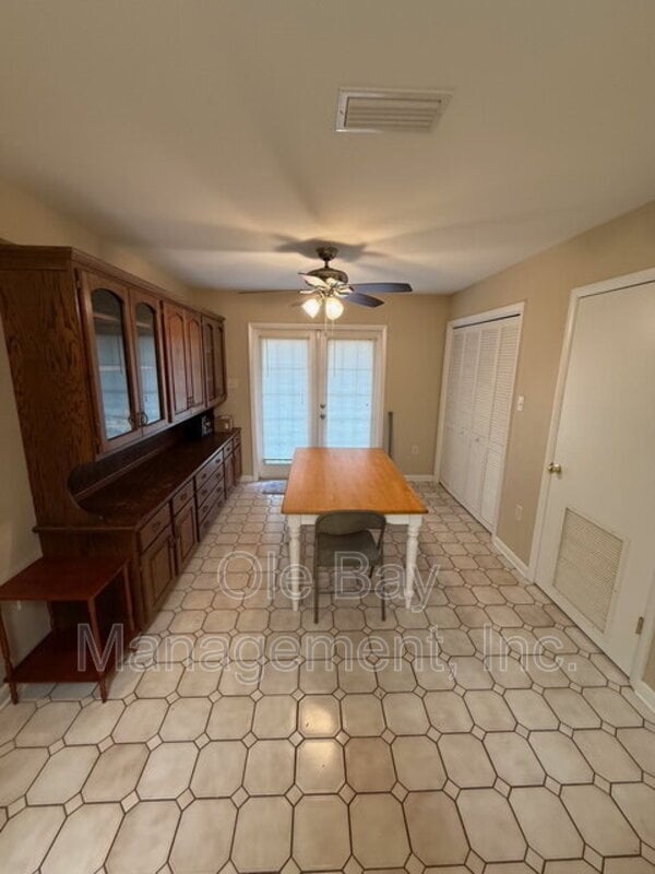 Building Photo - 22067 Stoddard Ave