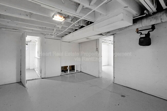 Building Photo - 973 Kelton Ave