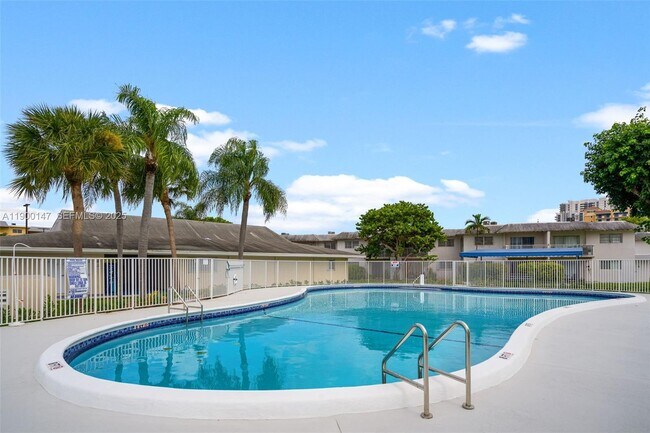 Building Photo - 7330 SW 82nd St