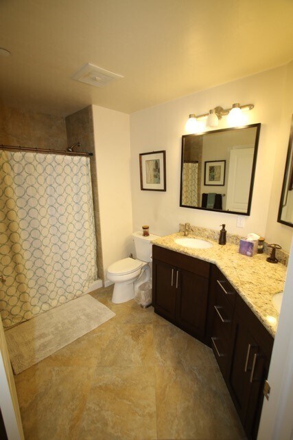 Building Photo - 2 Bedroom Unfurnished Condo close to Downt...
