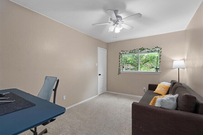 Building Photo - 1509 Shady Creek Trail