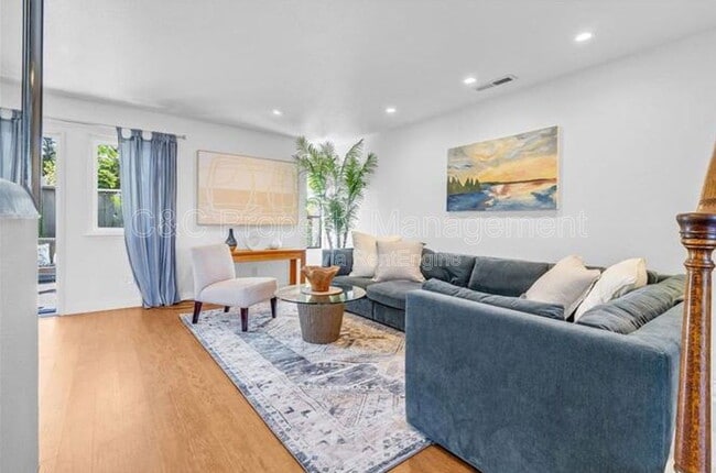 Building Photo - 1757 30th Ave