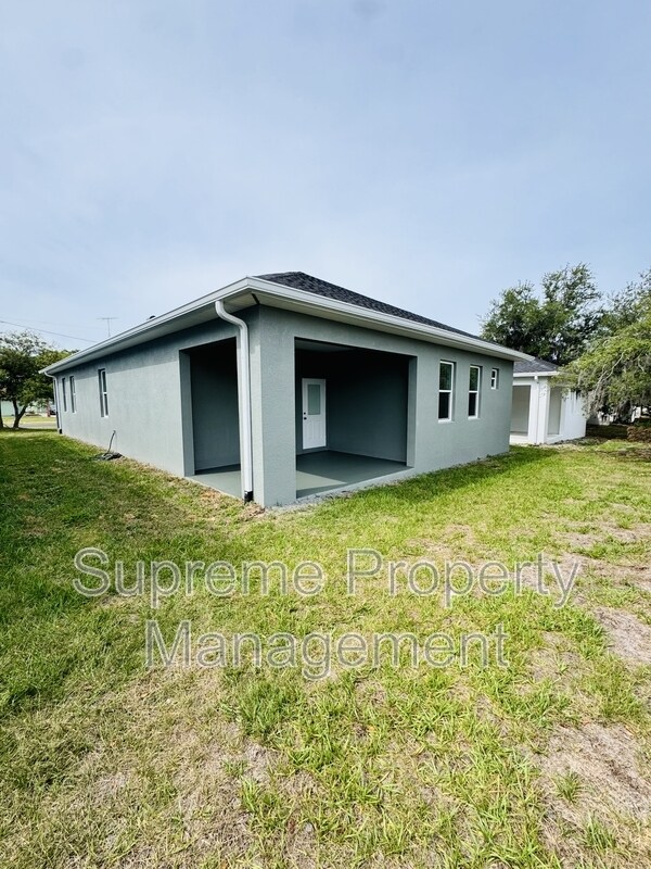 Building Photo - 6073 Vermont Ave