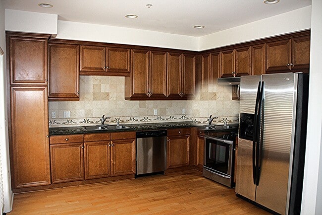 Building Photo - 6020 Seabluff Dr