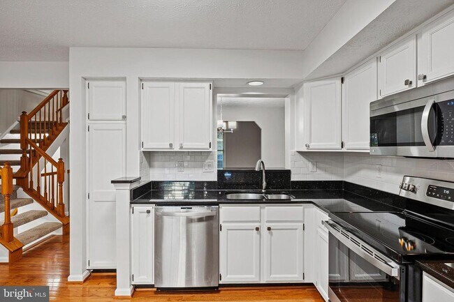 Building Photo - 7951 Brightmeadow Ct