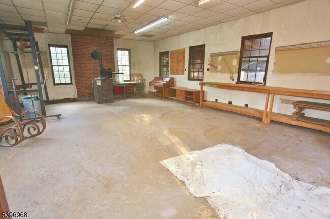 Building Photo - 18 Little Philadelphia Rd