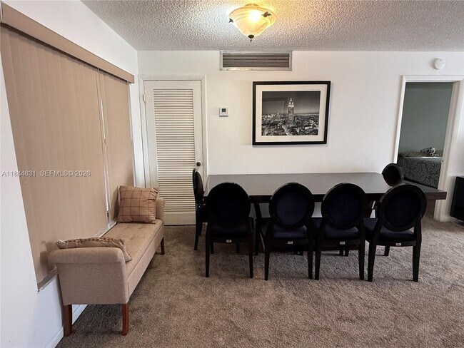 Building Photo - 2225 Monroe St