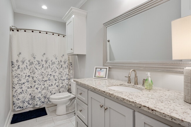 Building Photo - 204 San Sebastian Dr