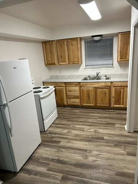 Kitchen - 802 W 2nd St