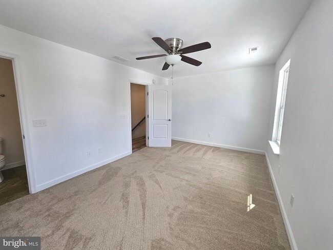 Building Photo - 73 Medal Way