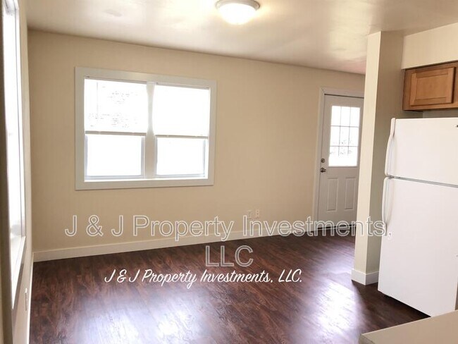 Building Photo - 283 Hazelwood Dr