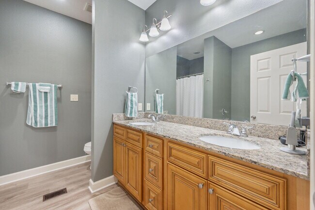 Building Photo - 406 Arbor Lake Dr