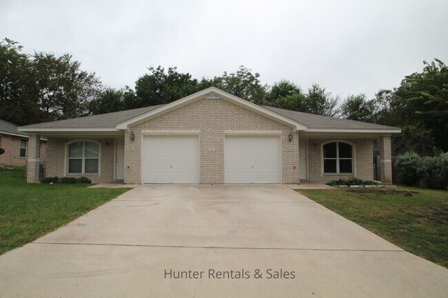 Building Photo - Off The Main Path