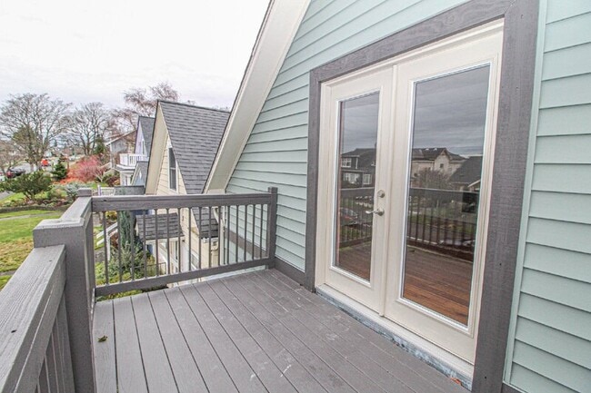 Building Photo - 1421 Grand Ave