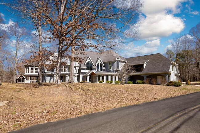 Building Photo - 171 Greendale Ln