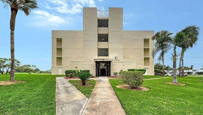 Building Photo - "Charming 2-Bed, 2-Bath Condo Oasis in Bradenton's Heart!"