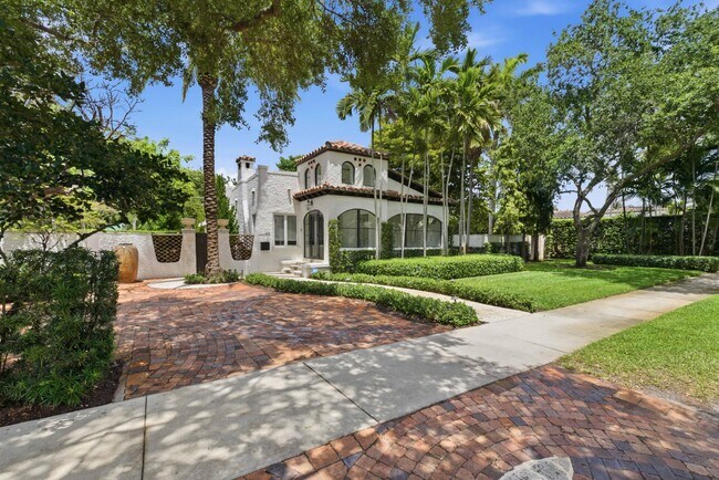 Building Photo - 1615 Monroe St