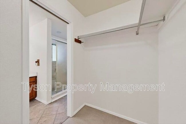 Building Photo - 10713 Towne Park Dr NE