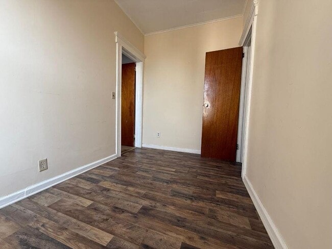 Building Photo - 152 W 27th St