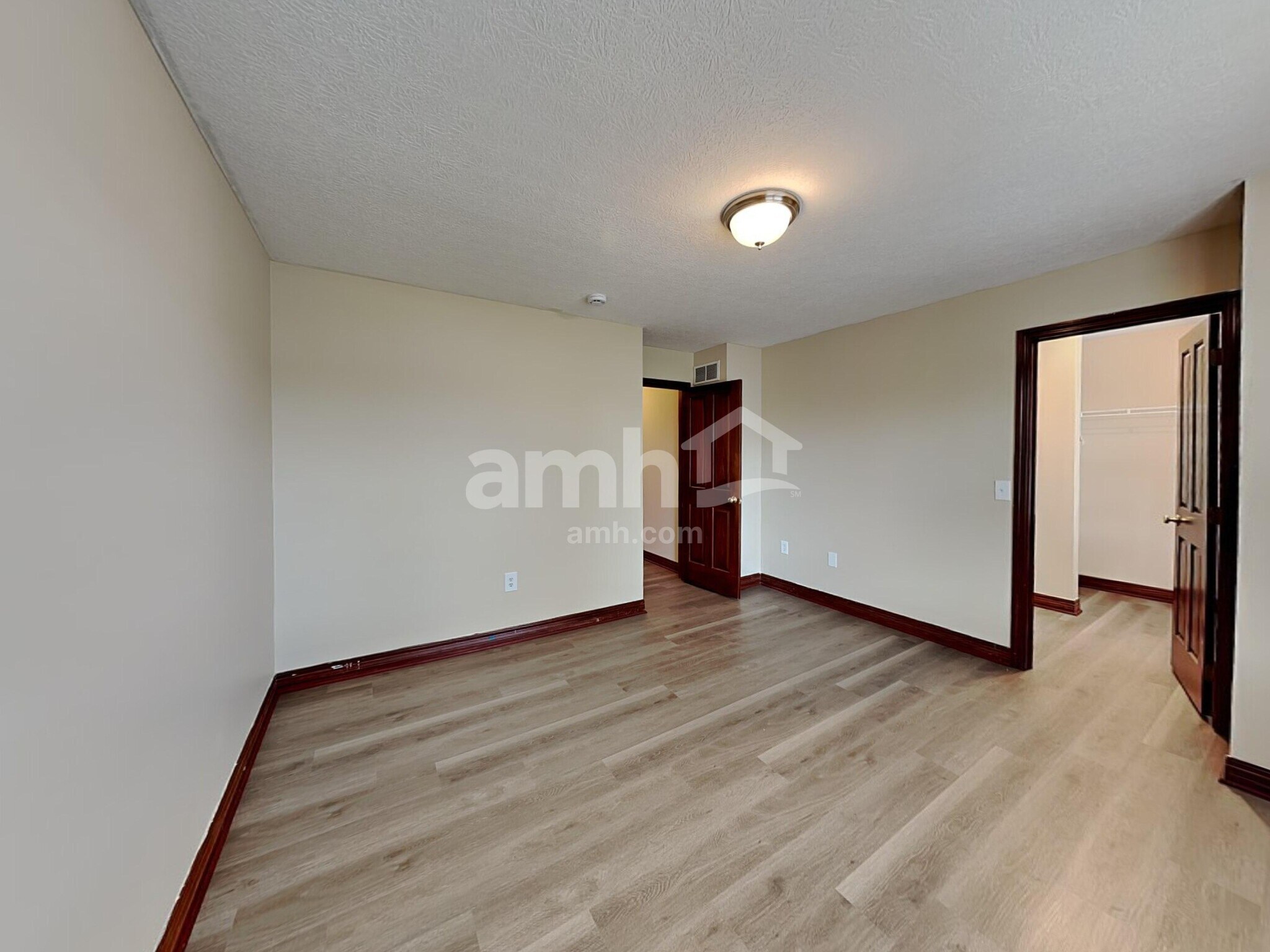 Building Photo - 231 Oakford St