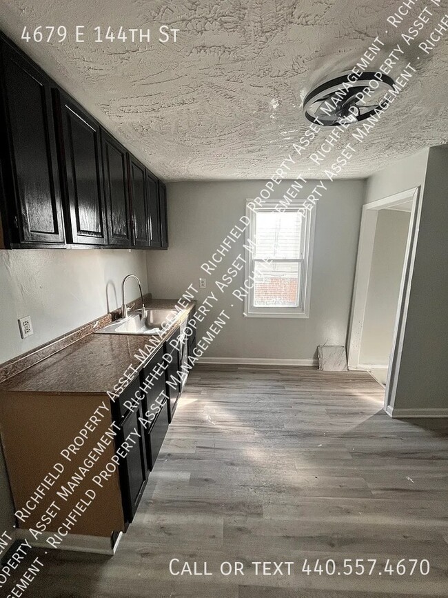 Building Photo - 4679 E 144th St