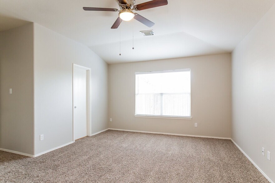 Building Photo - 20110 Pinto Ridge Dr