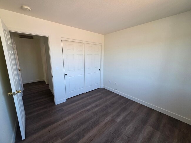 Building Photo - 2086 Jamie Rd