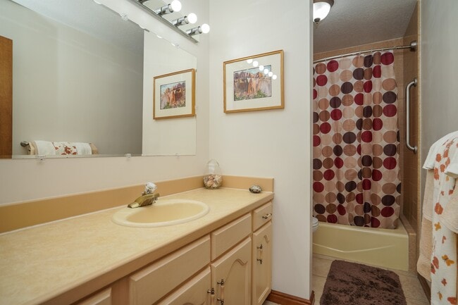 Building Photo - 1870 W 2700 S