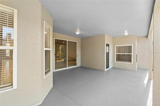 Building Photo - 9885 Montclair Cir