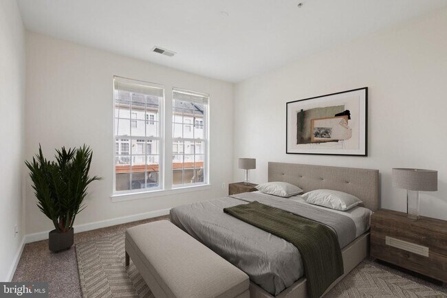 Building Photo - 2576 Eastbourne Dr