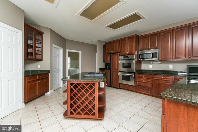 Building Photo - 16843 Harbour Town Dr