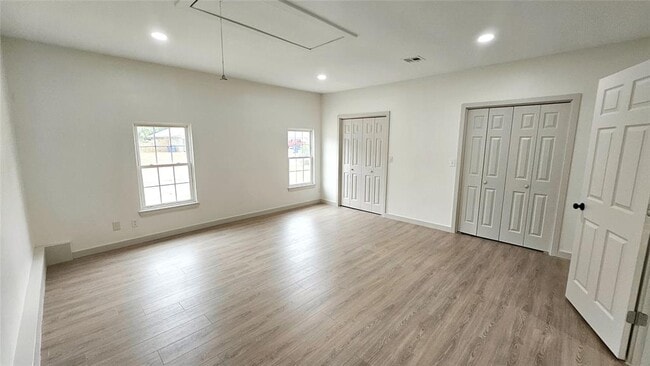 Building Photo - 741 S Glen Ln