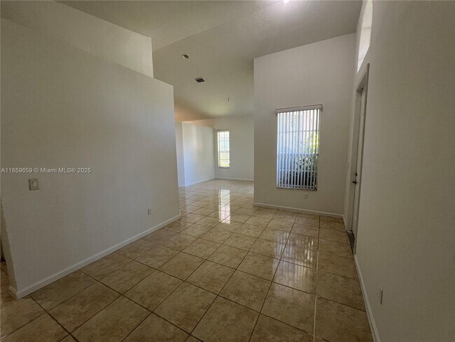 Building Photo - 2217 NE 41st Ave