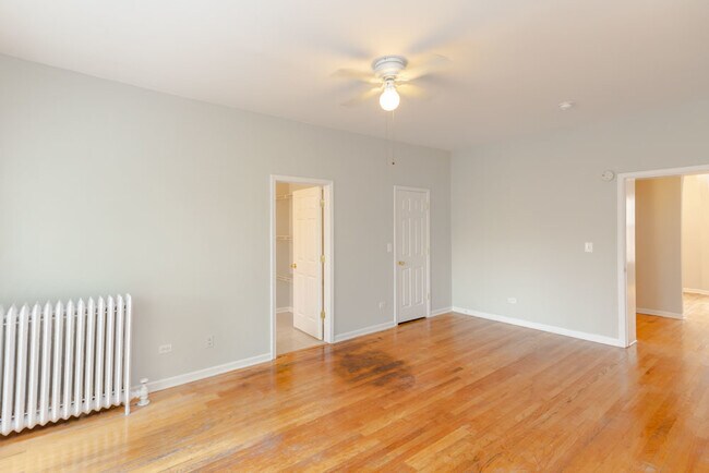 Building Photo - 429 E Oakwood Blvd