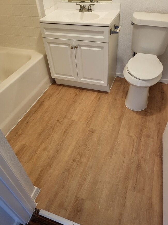 Building Photo - 221 Kerby St