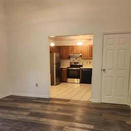 Building Photo - Building 8