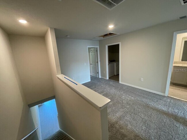 Building Photo - 418 Legacy Lp