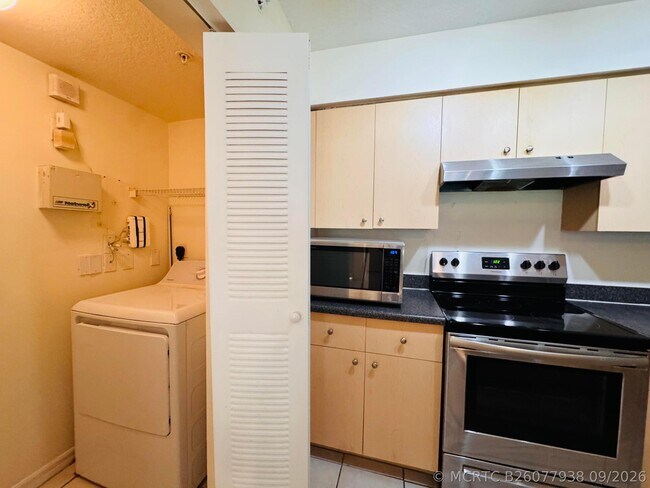 Building Photo - 4271 San Marino Blvd