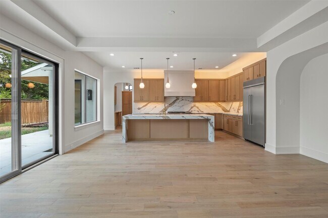 Building Photo - 5009 Wateka Dr