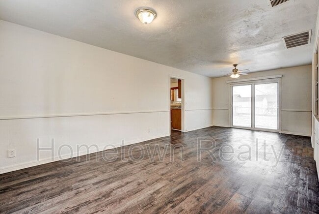 Building Photo - 917 NE 81st St