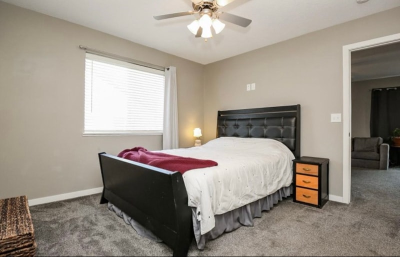 Building Photo - 1600 East 69th St N