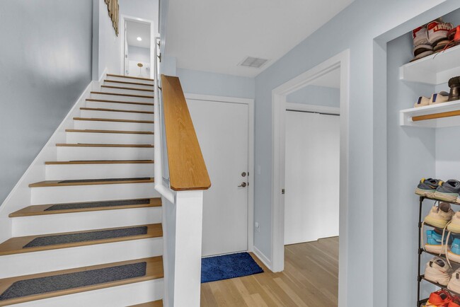 Building Photo - Fantastic Union Hill Townhome!