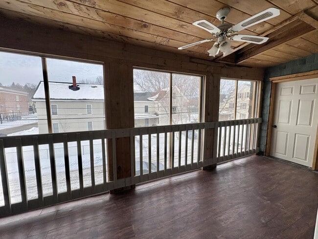 Building Photo - 29 Webster St