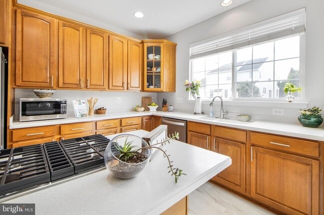 Building Photo - 115 Richard Dr SE