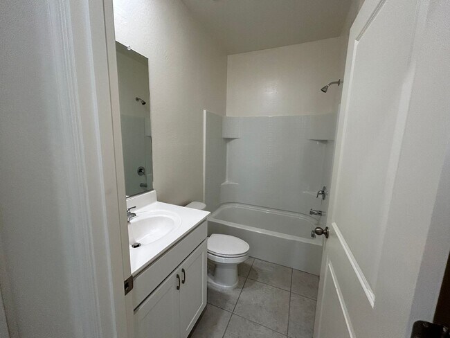 Building Photo - 4 BR, 3 bath, Beautiful Maricopa home in p...