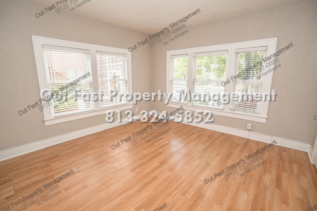 Building Photo - 549 2nd St N