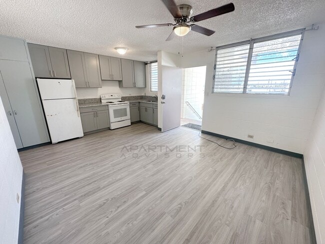 Building Photo - 412 N Kuakini St